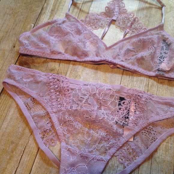 Victoria's Secret Very Sexy Set RESTOCKED! - Picture 5 of 9